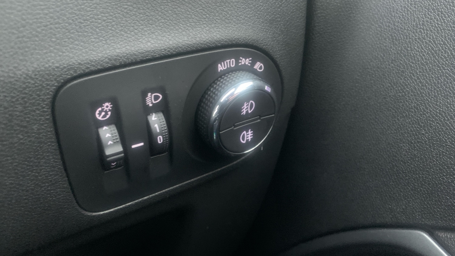 Used Vauxhall Crossland X 2020 for sale - 76530885: Photo 25