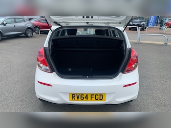 Used Hyundai i20 2014 for sale - 79080847: Photo