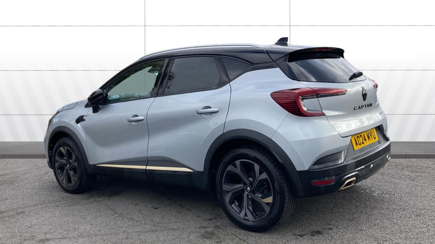 Used Renault Captur 2024 for sale - 76374030: Photo 2