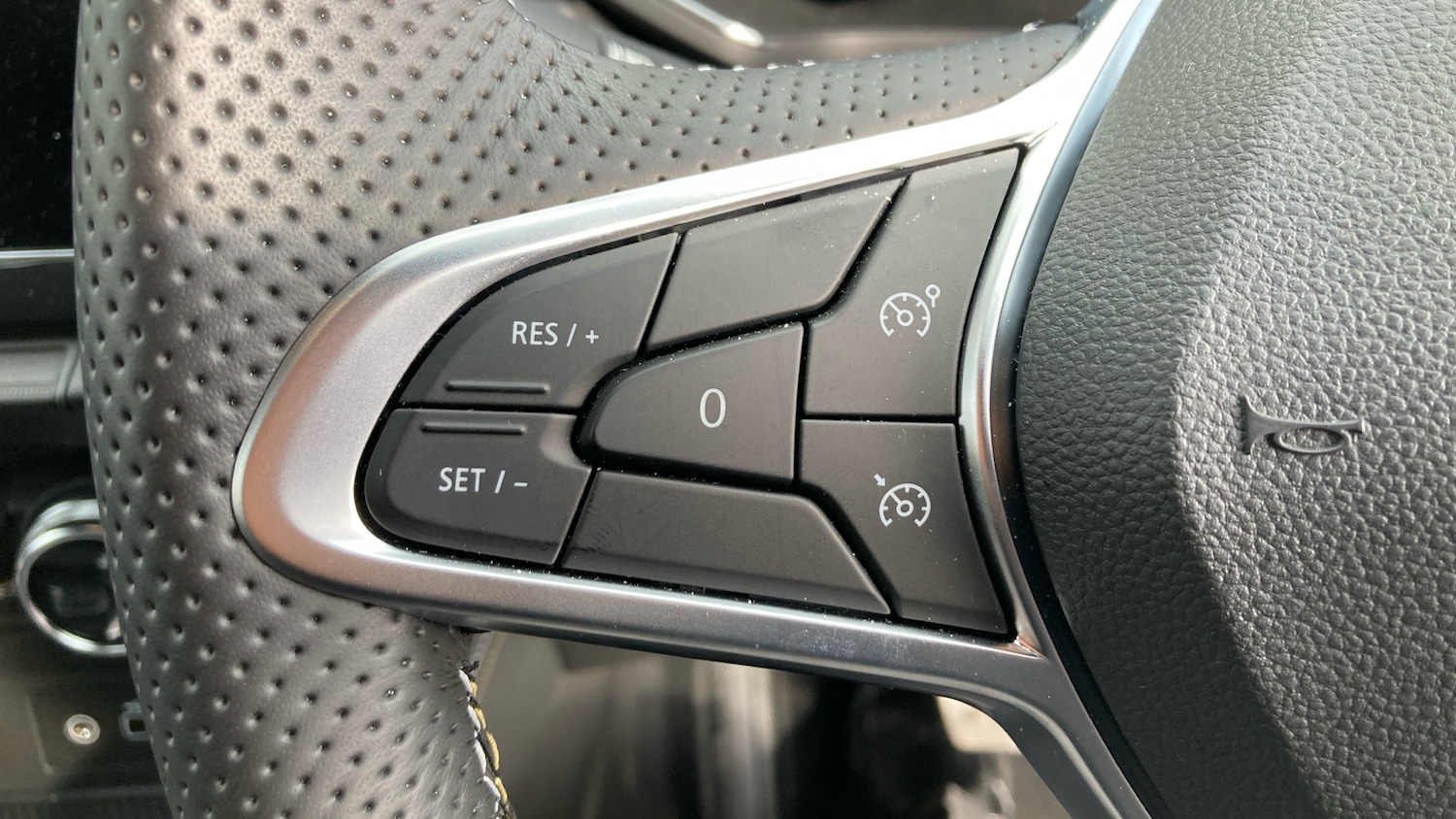 Used Renault Captur 2024 for sale - 76374030: Photo 24