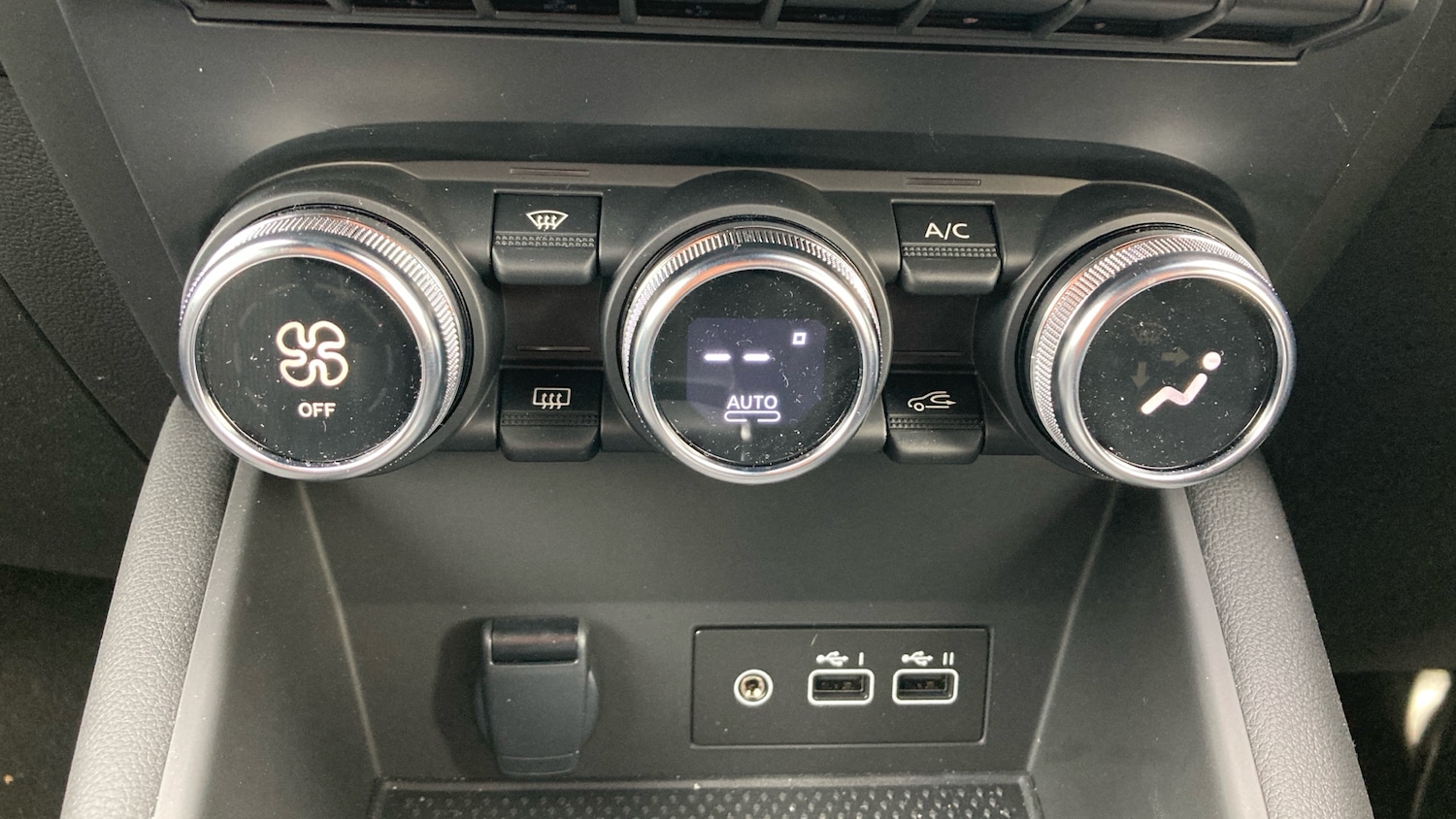 Used Renault Captur 2024 for sale - 76374030: Photo 30