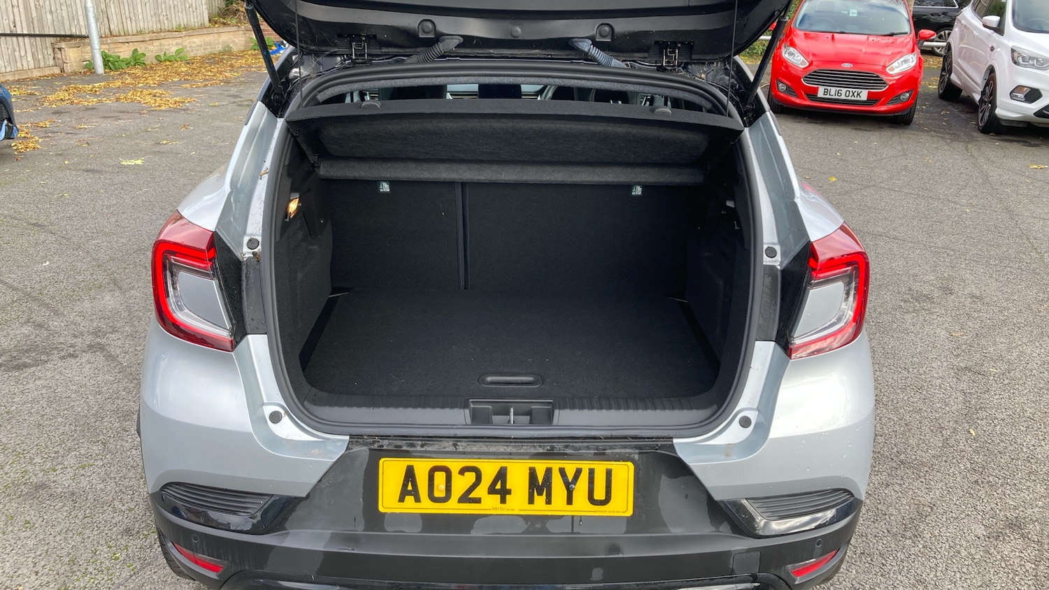 Used Renault Captur 2024 for sale - 76374030: Photo 4