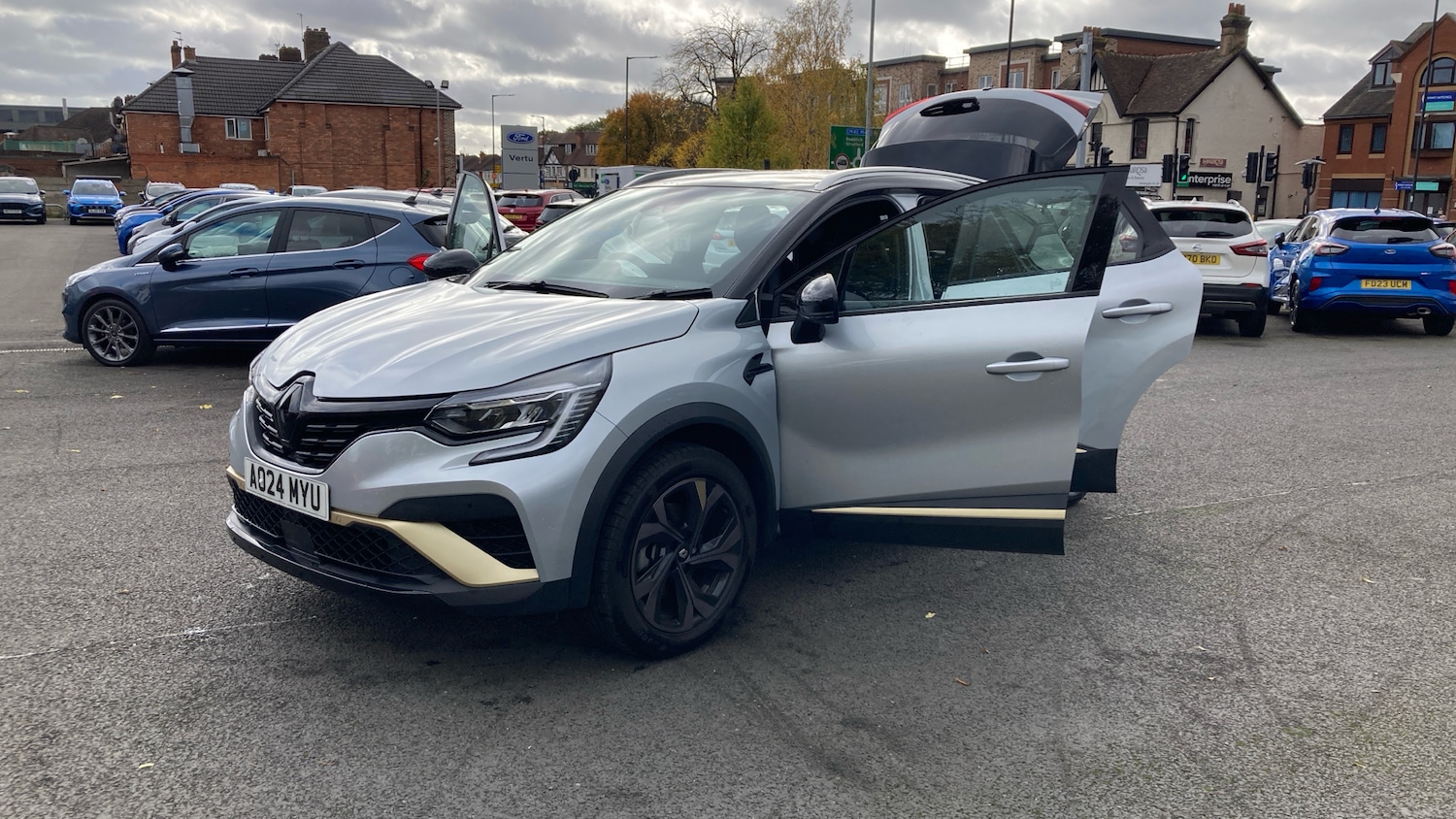 Used Renault Captur 2024 for sale - 76374030: Photo 45