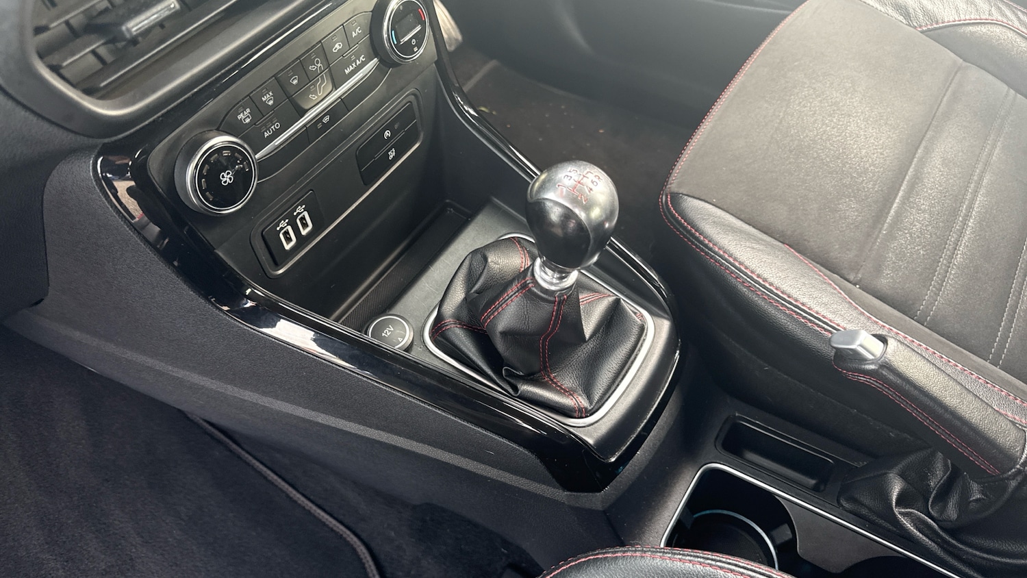 Used Ford Ecosport 2018 for sale - 76526452: Photo 13