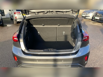 Used Ford Focus 2022 for sale - 77018997: Photo