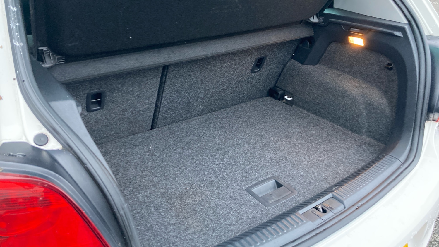 Used Volkswagen Polo 2014 for sale - 77336462: Photo 40