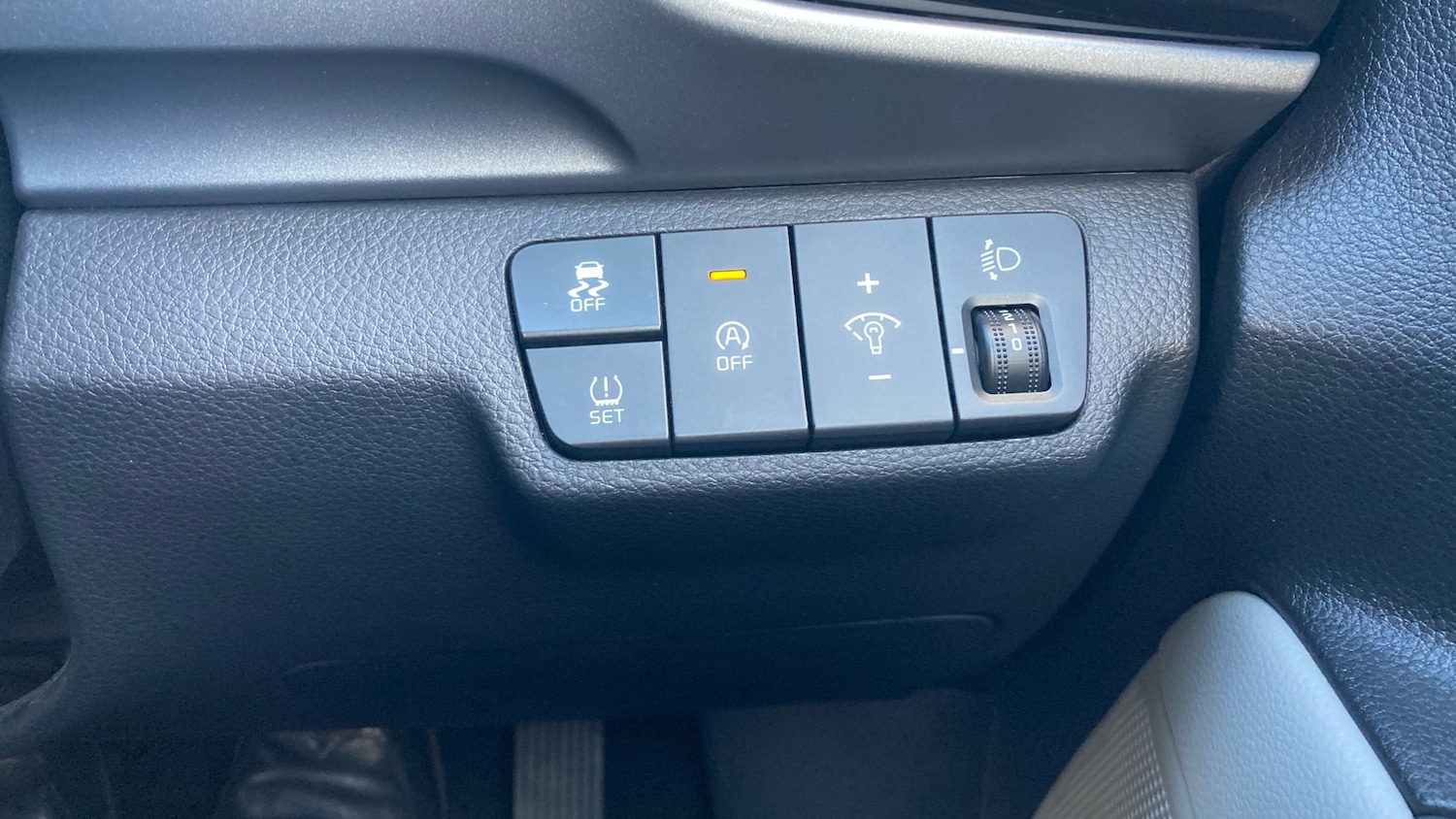 Used Kia Stonic 2022 for sale - 77776191: Photo 32