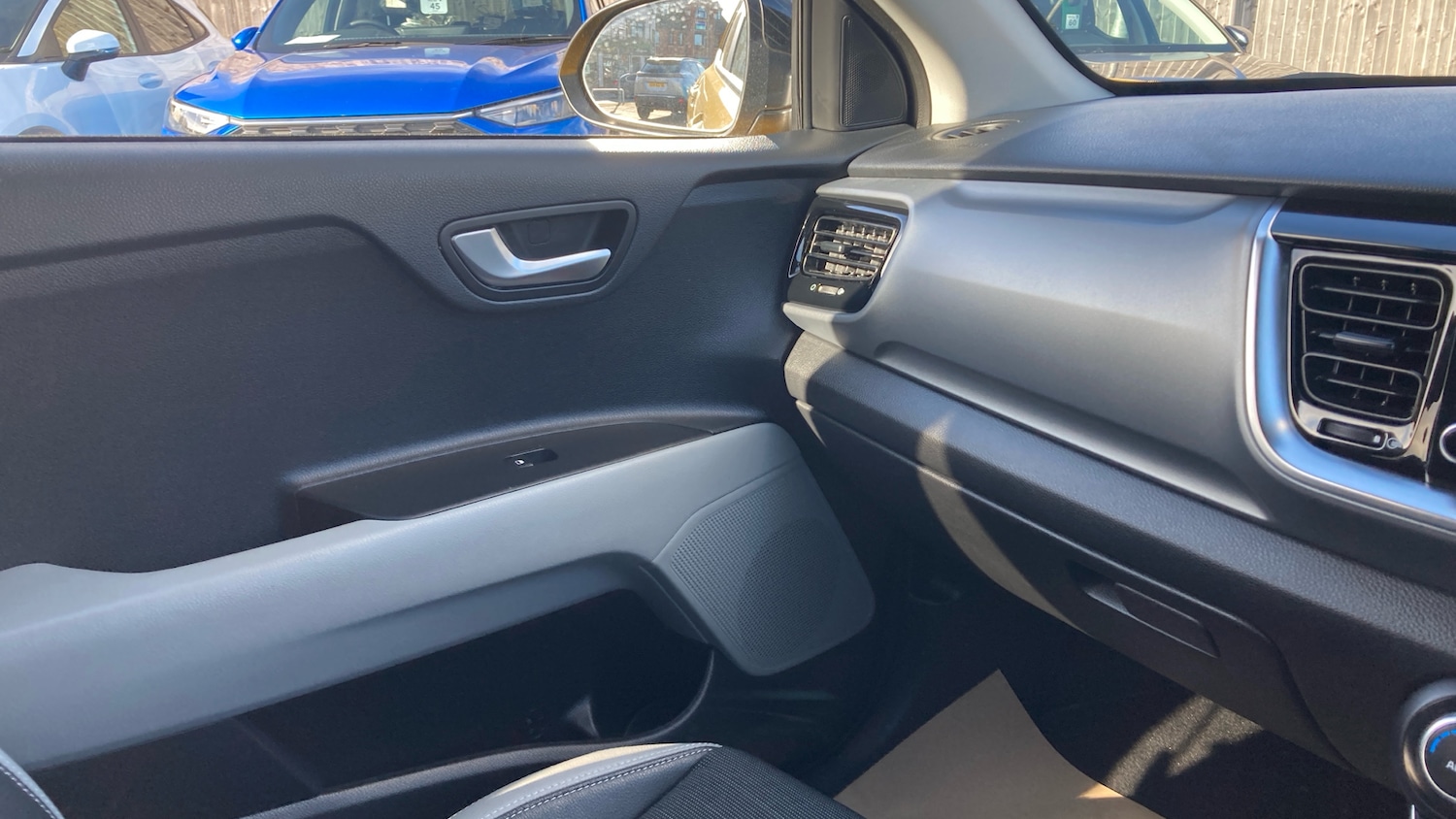 Used Kia Stonic 2022 for sale - 77776191: Photo 40