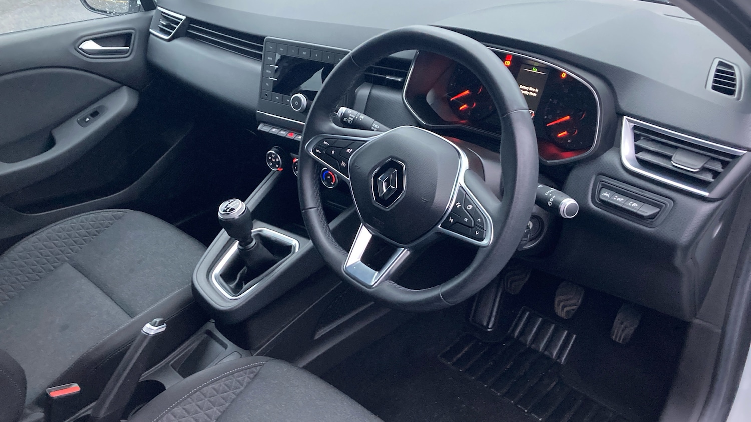 Used Renault Clio 2021 for sale - 76830551: Photo 11