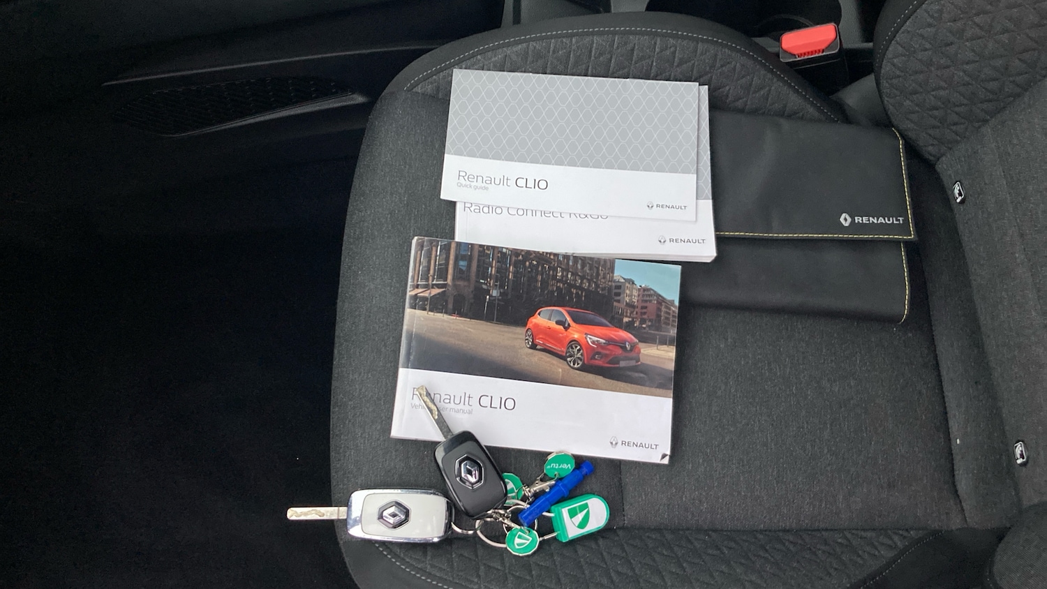 Used Renault Clio 2021 for sale - 76830551: Photo 19