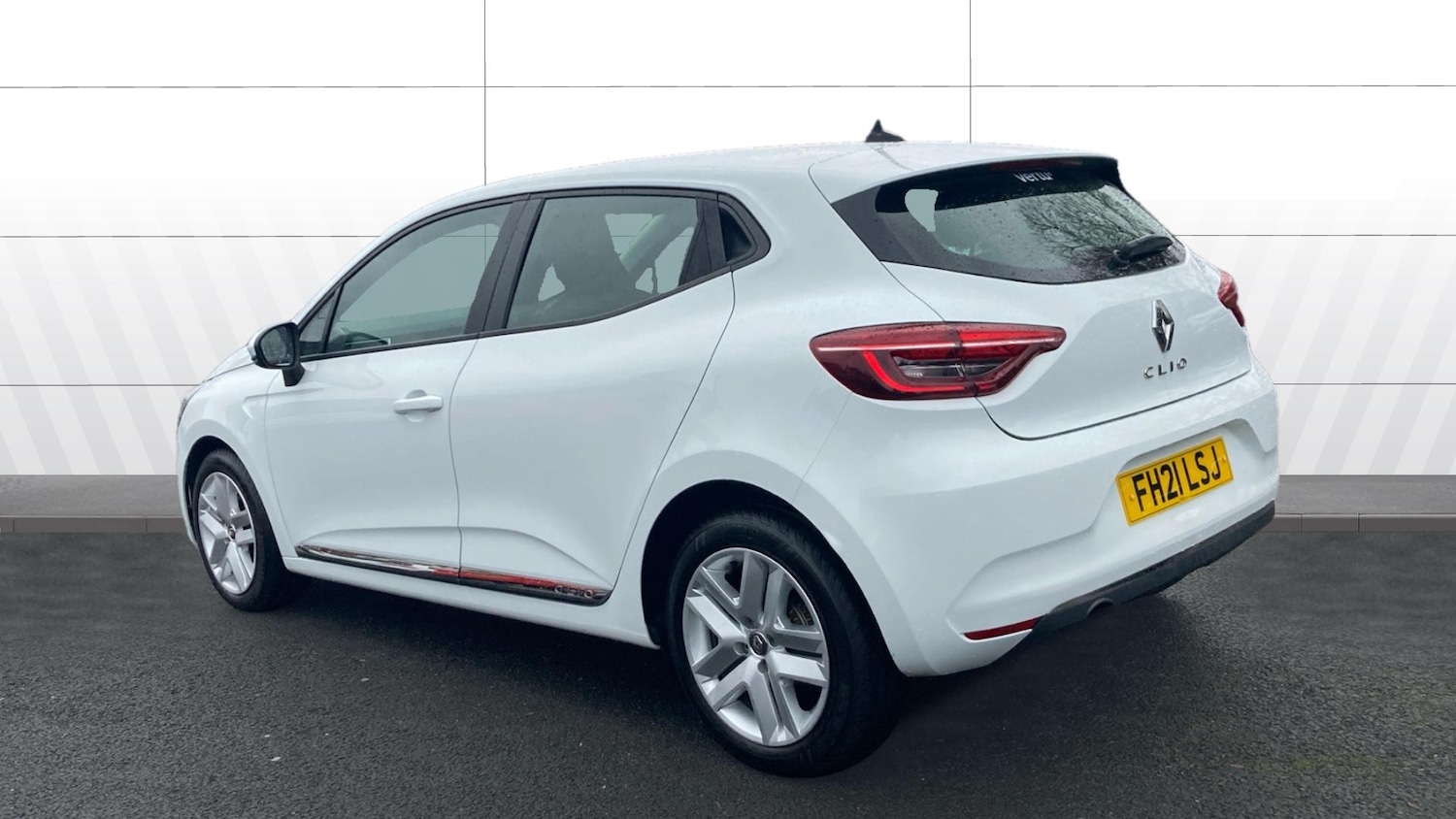 Used Renault Clio 2021 for sale - 76830551: Photo 2