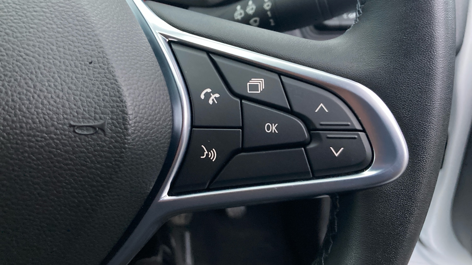 Used Renault Clio 2021 for sale - 76830551: Photo 23