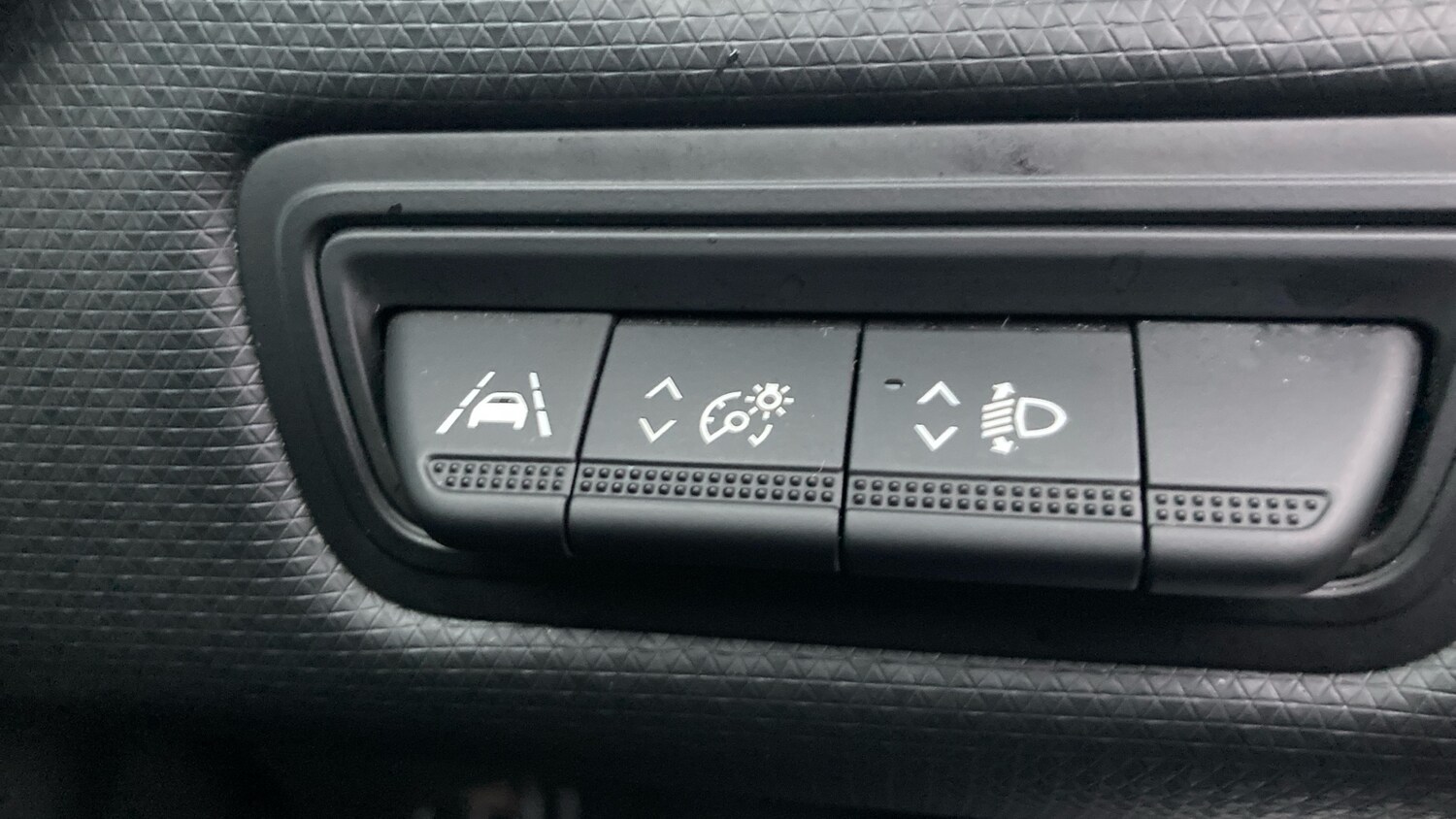 Used Renault Clio 2021 for sale - 76830551: Photo 31