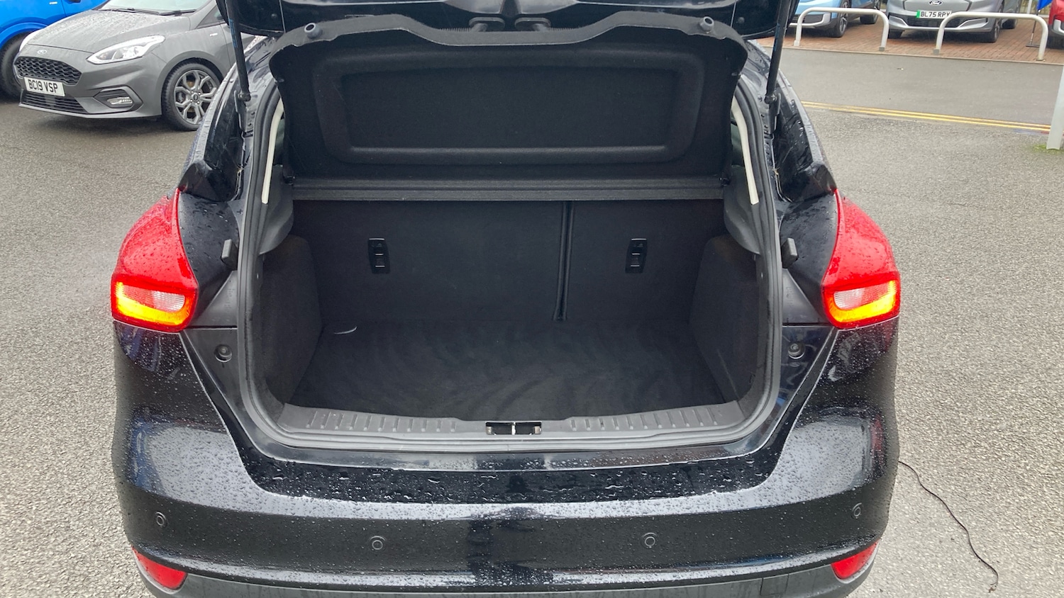 Used Ford Focus 2016 for sale - 76829562: Photo 4