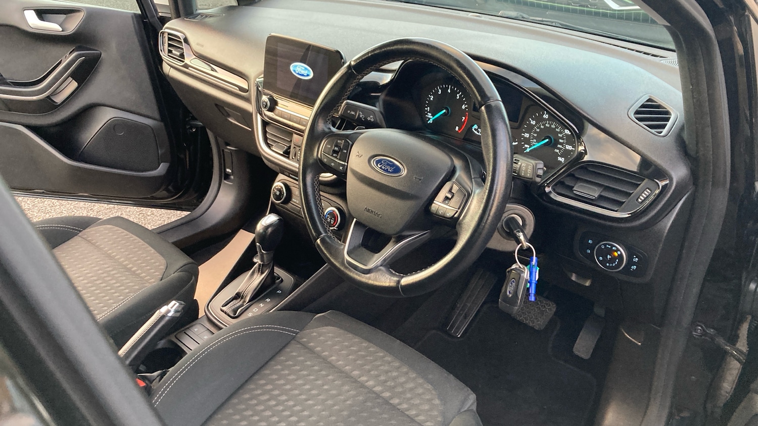 Used Ford Fiesta 2017 for sale - 76637574: Photo 11