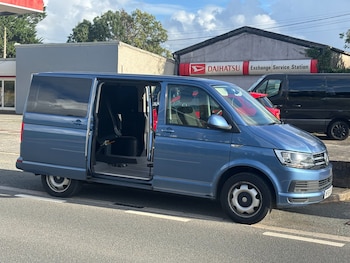 Used Volkswagen Transporter 2018 for sale - 75700117: Photo