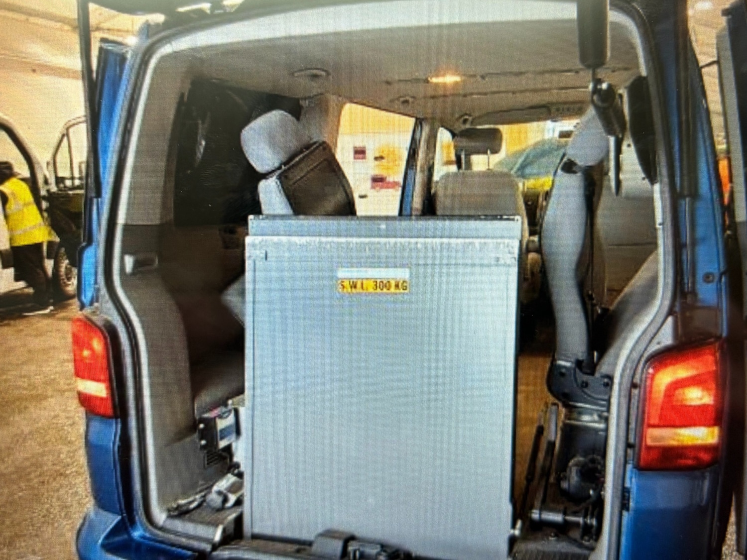 Used Volkswagen Transporter Shuttle 2014 for sale - 77234548: Photo 2