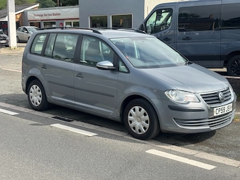 Used Volkswagen Touran 2009 for sale - 75511369: Photo