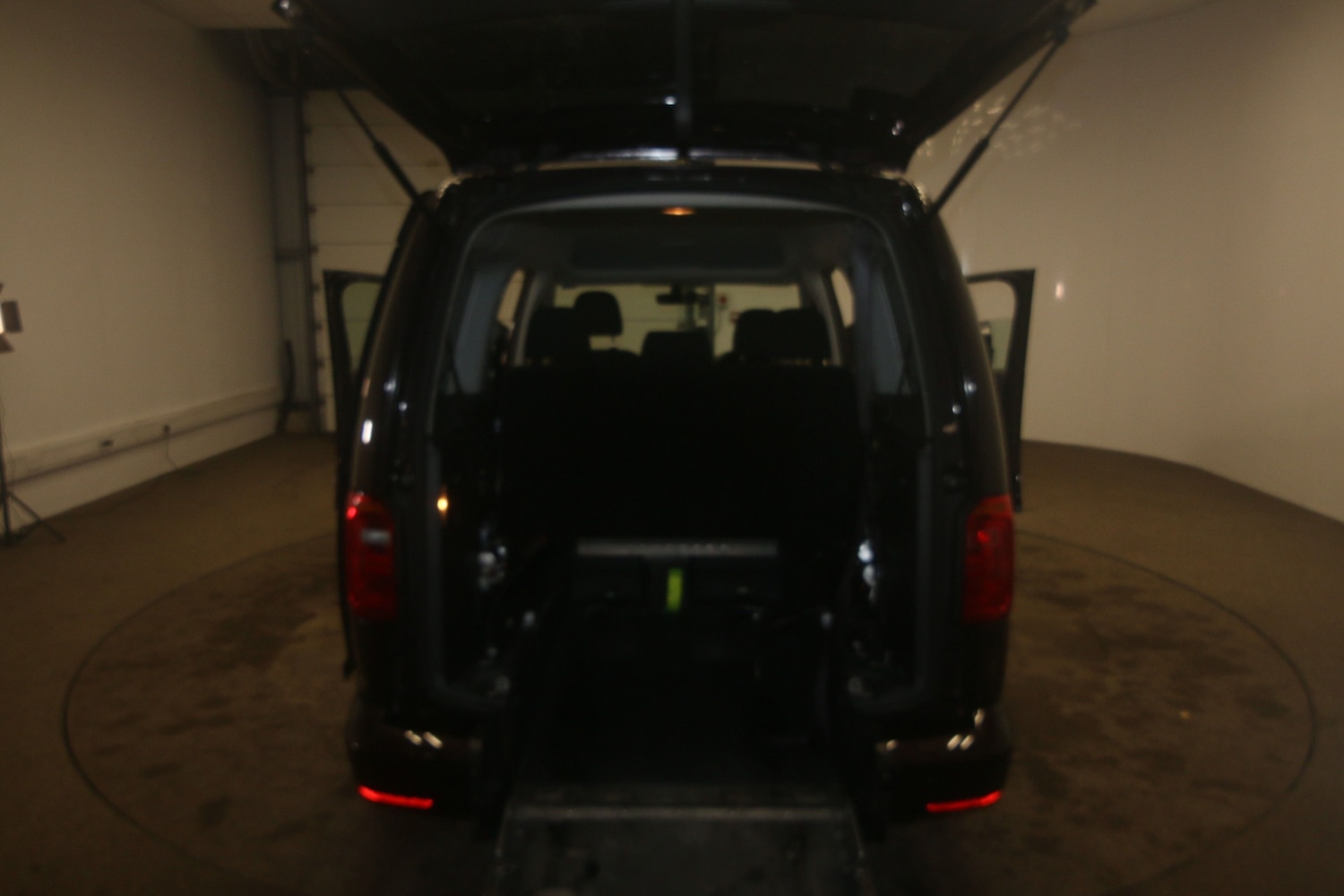 Used Volkswagen Caddy Maxi Life 2017 for sale - 77127336: Photo 4