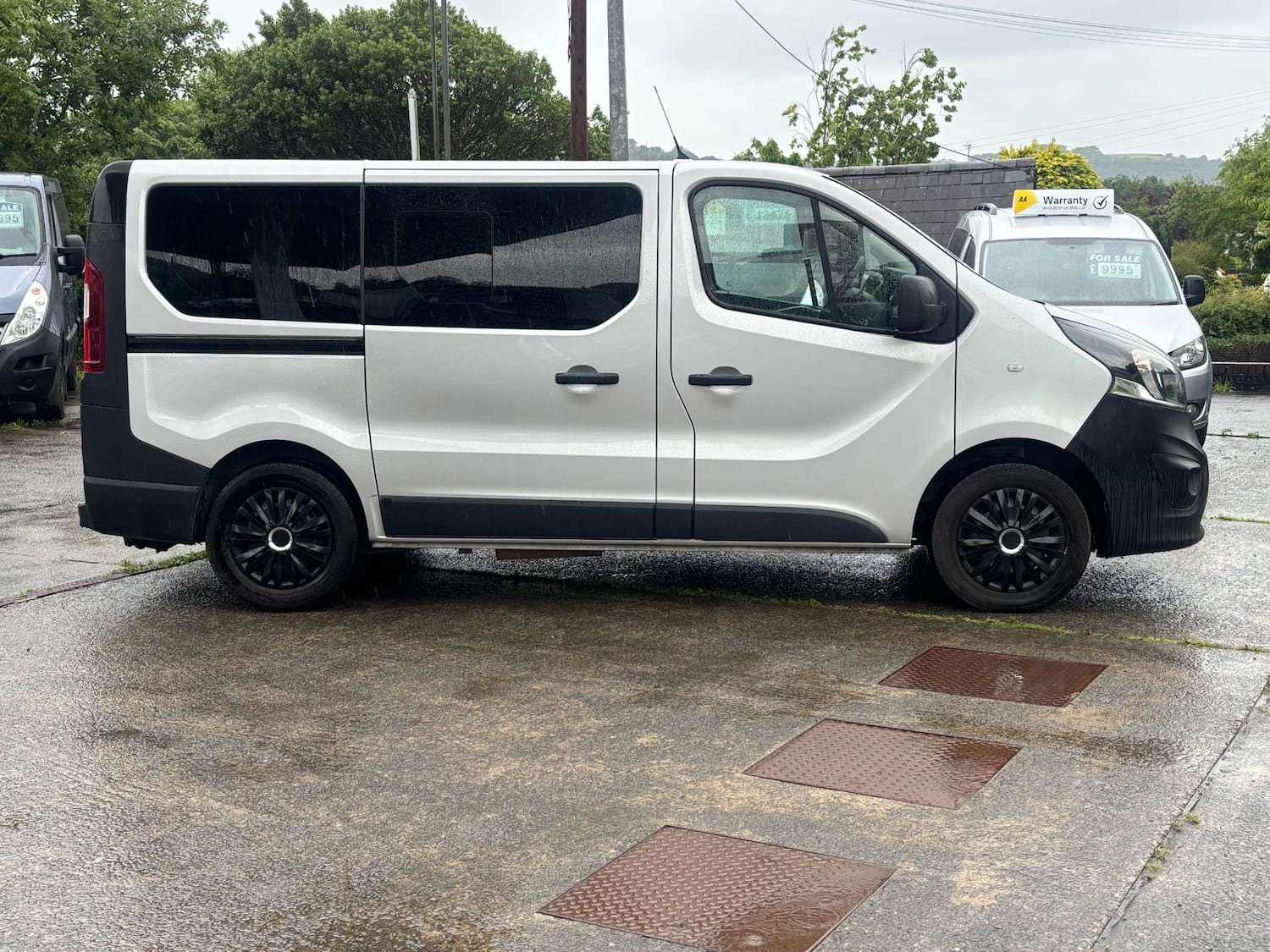 2017 67 VAUXHALL VIVARO
