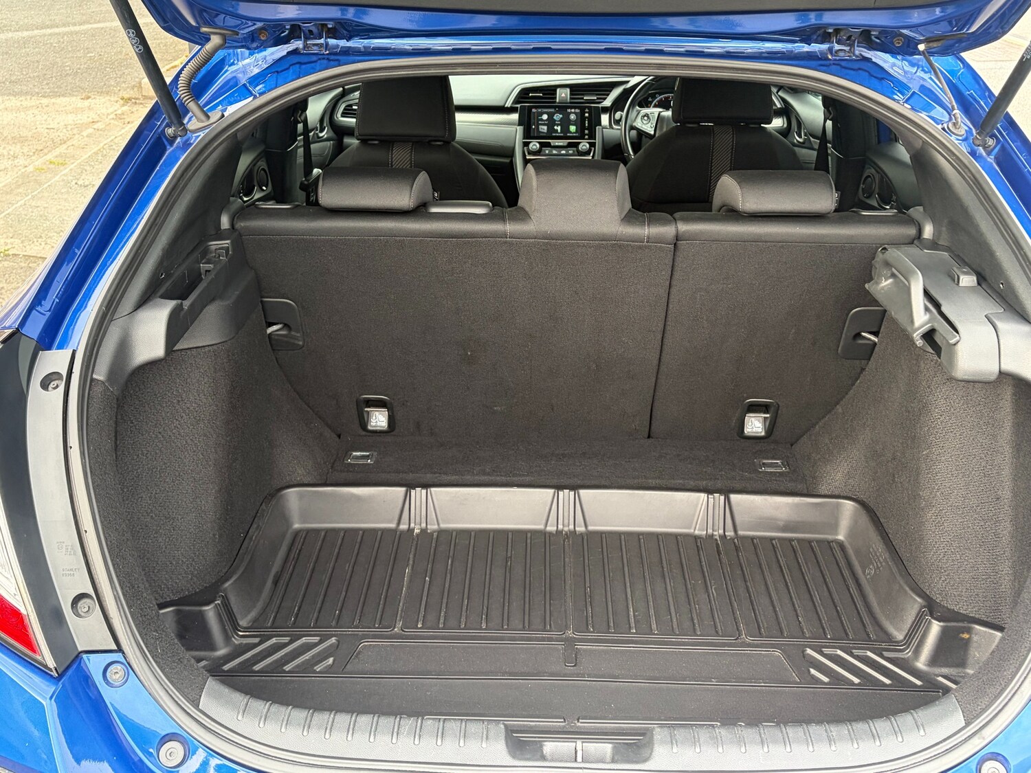 Used Honda Civic 2017 for sale - 77759090: Photo 12