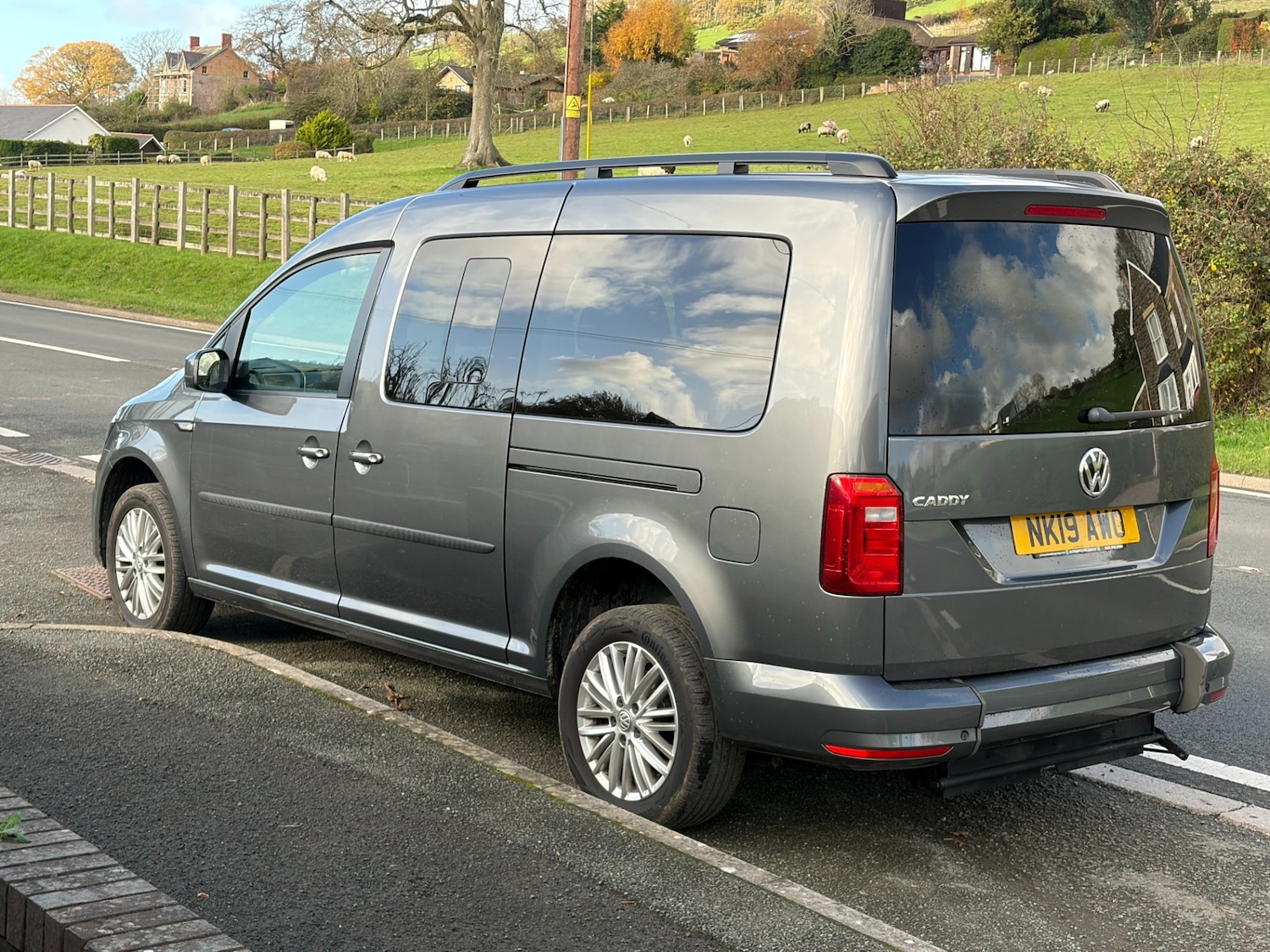 Used Volkswagen Caddy Maxi Life 2019 for sale - 76477384: Photo 12