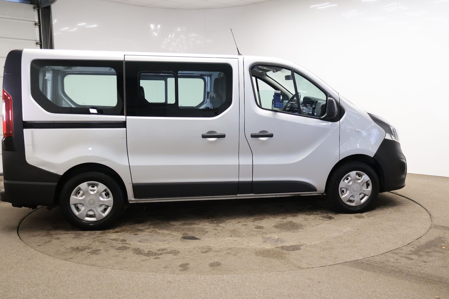 Used Vauxhall Vivaro 2018 for sale - 77125839: Photo 13