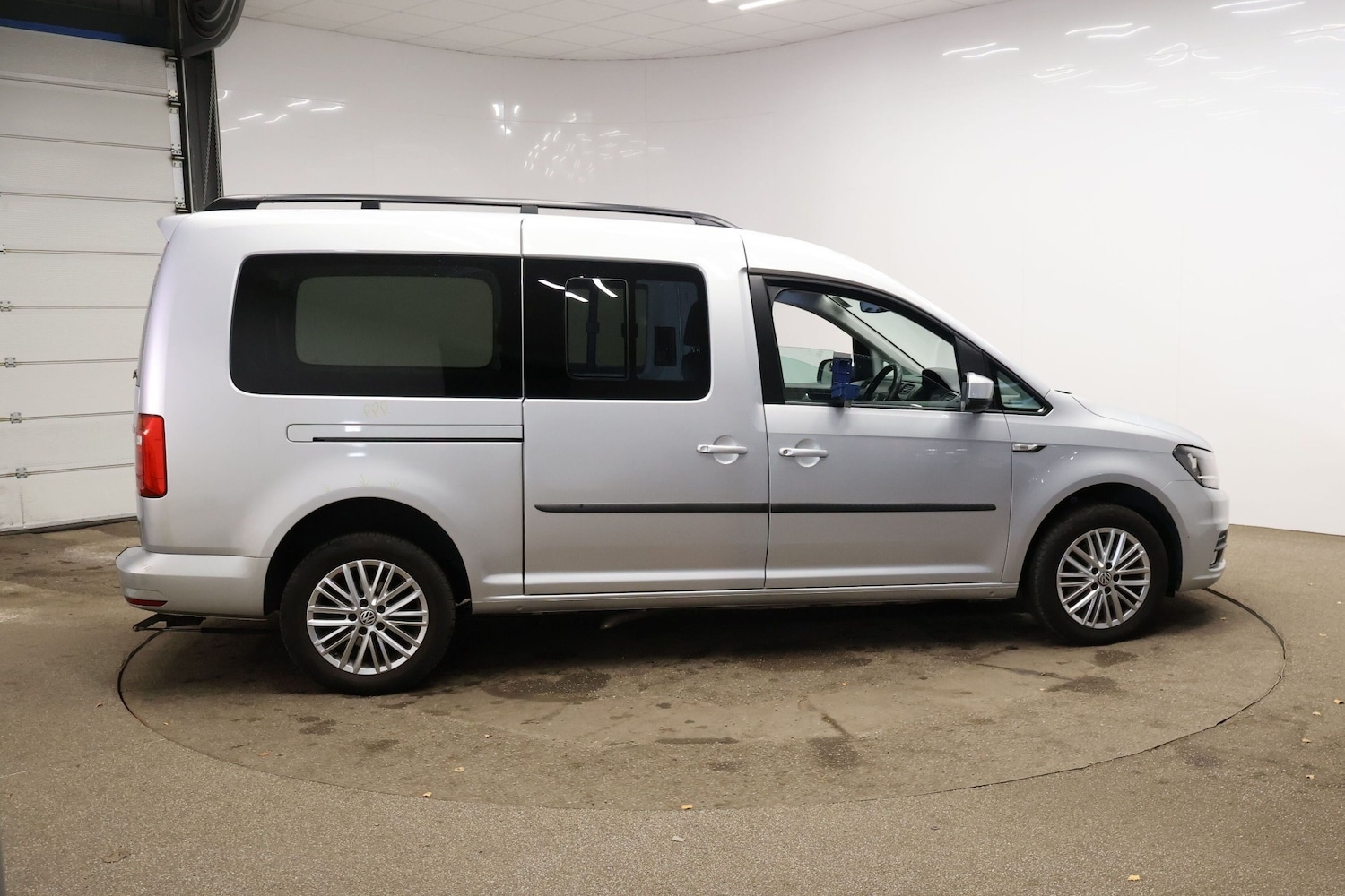 Used Volkswagen Caddy Maxi Life 2018 for sale - 77125987: Photo 10