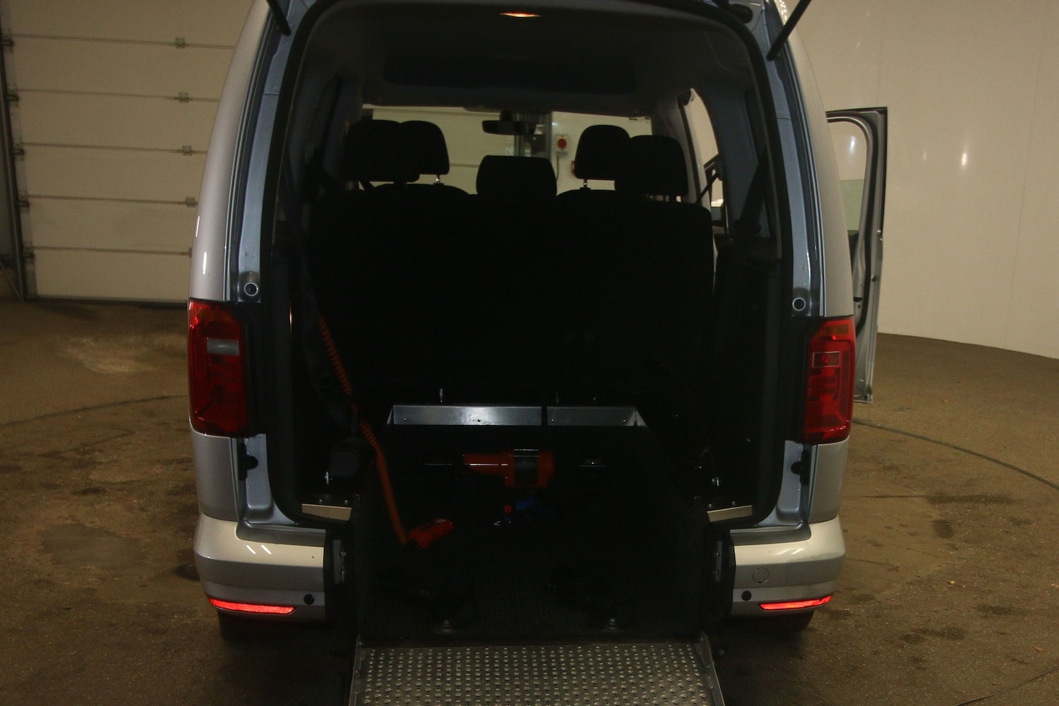 Used Volkswagen Caddy Maxi Life 2018 for sale - 77125987: Photo 2