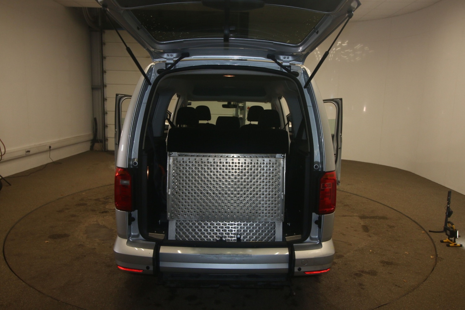 Used Volkswagen Caddy Maxi Life 2018 for sale - 77125987: Photo 4