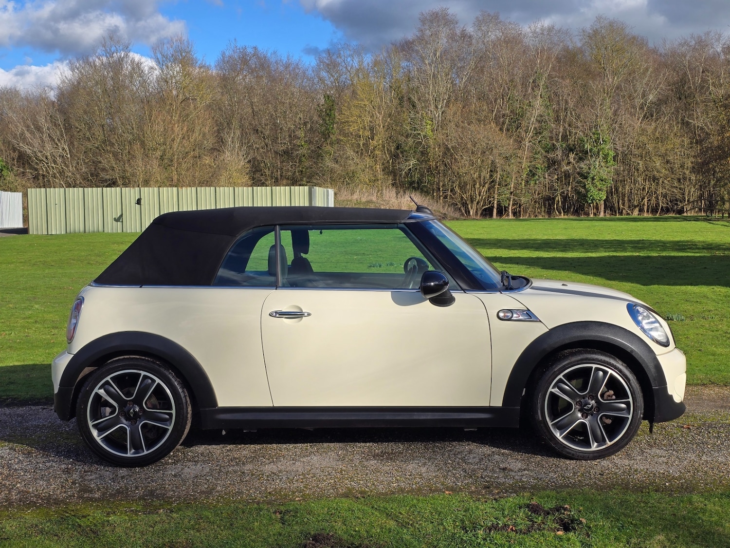 Used MINI Convertible 2011 for sale - 77565525: Photo 24