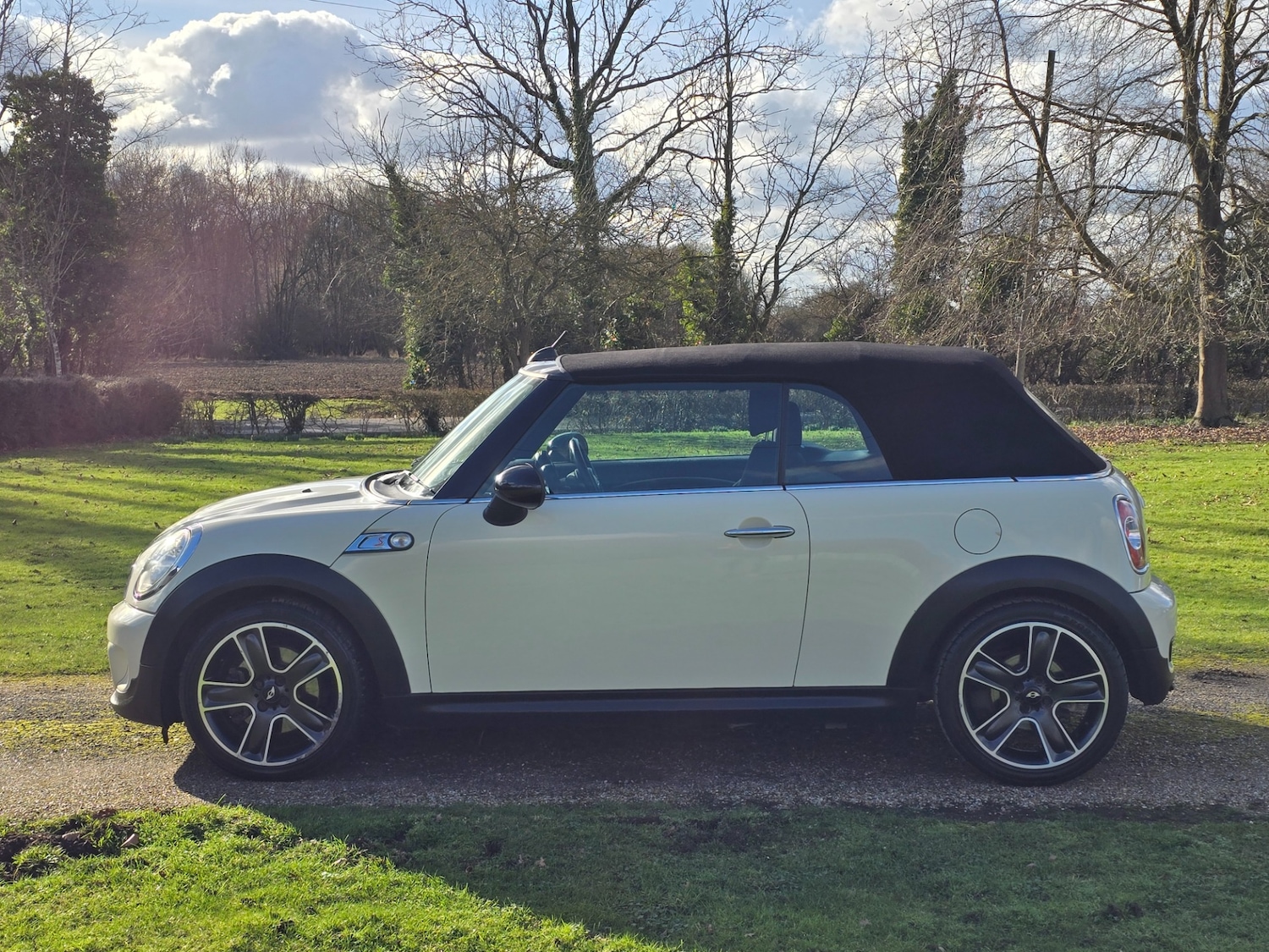 Used MINI Convertible 2011 for sale - 77565525: Photo 25