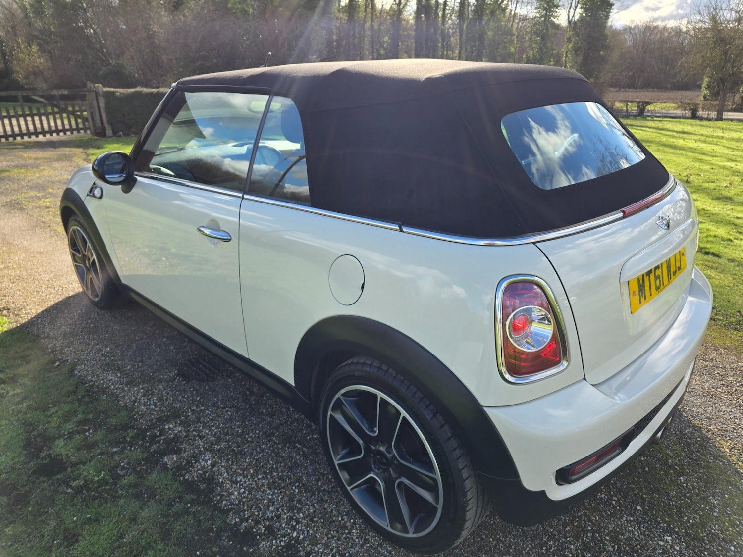 Used MINI Convertible 2011 for sale - 77565525: Photo 26
