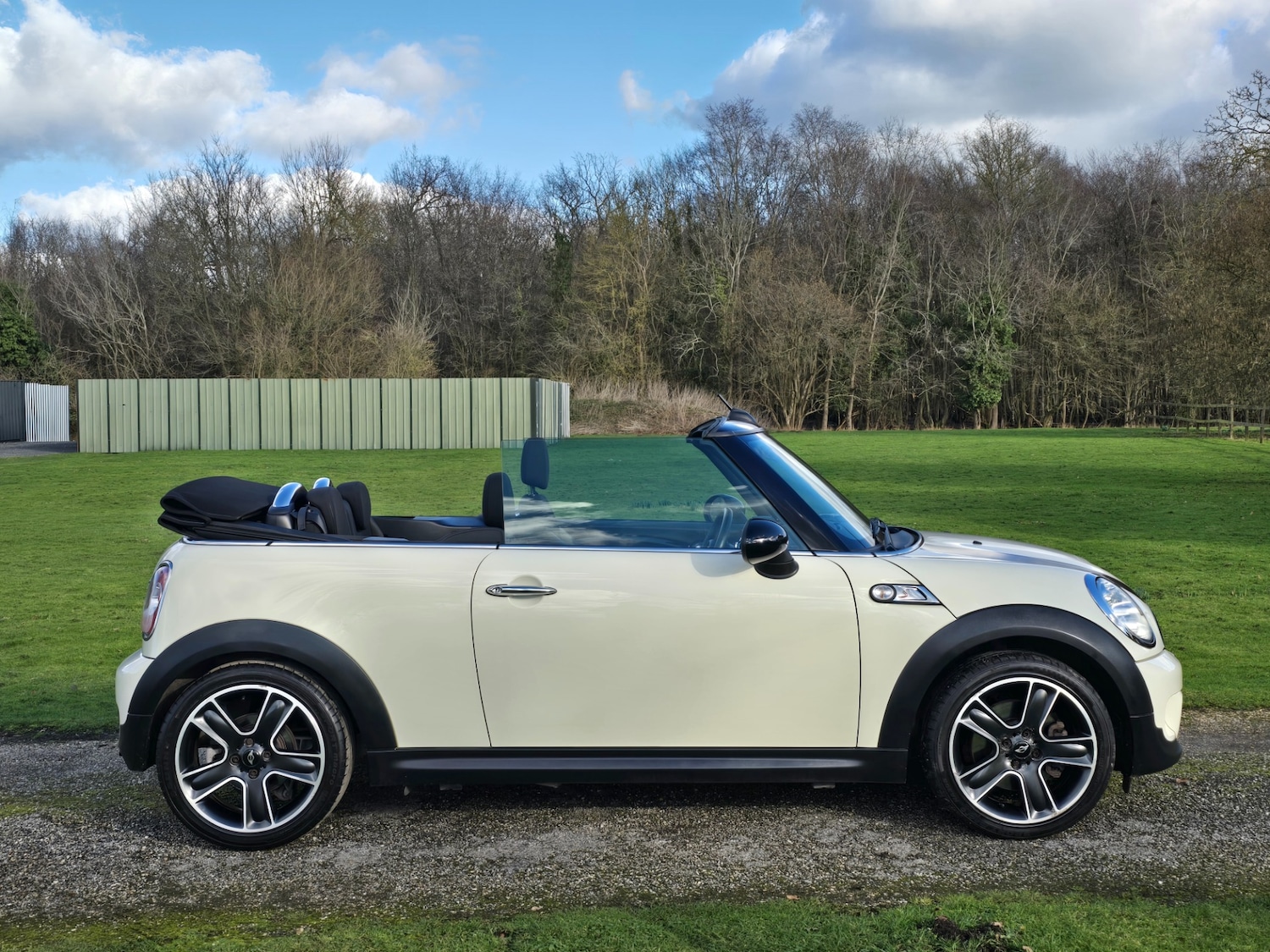 Used MINI Convertible 2011 for sale - 77565525: Photo 30