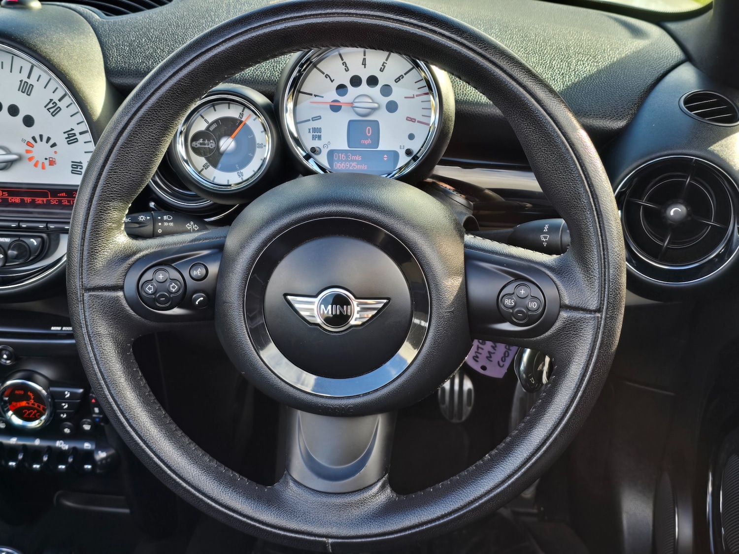 Used MINI Convertible 2011 for sale - 77565525: Photo 33