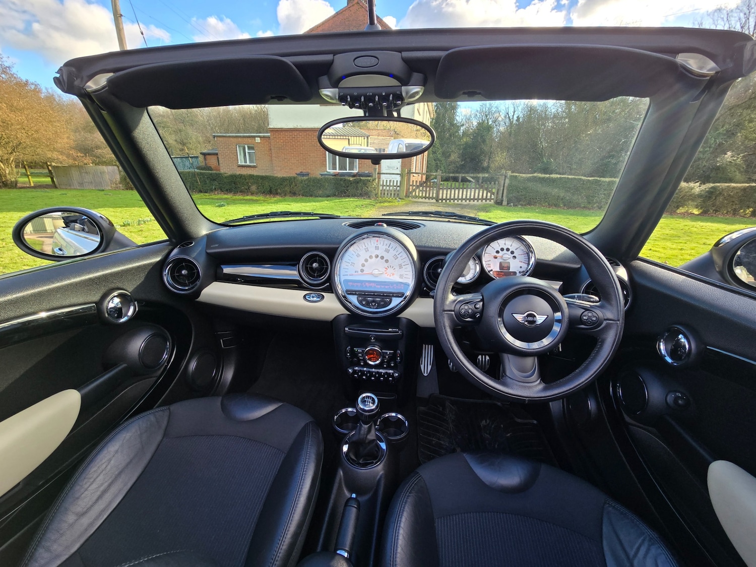 Used MINI Convertible 2011 for sale - 77565525: Photo 35