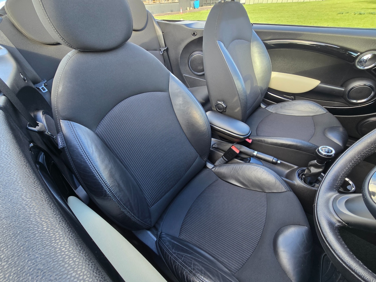 Used MINI Convertible 2011 for sale - 77565525: Photo 37