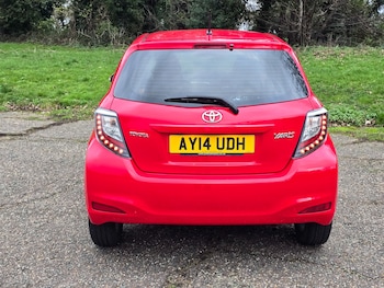 Used Toyota Yaris 2014 for sale - 76963774: Photo
