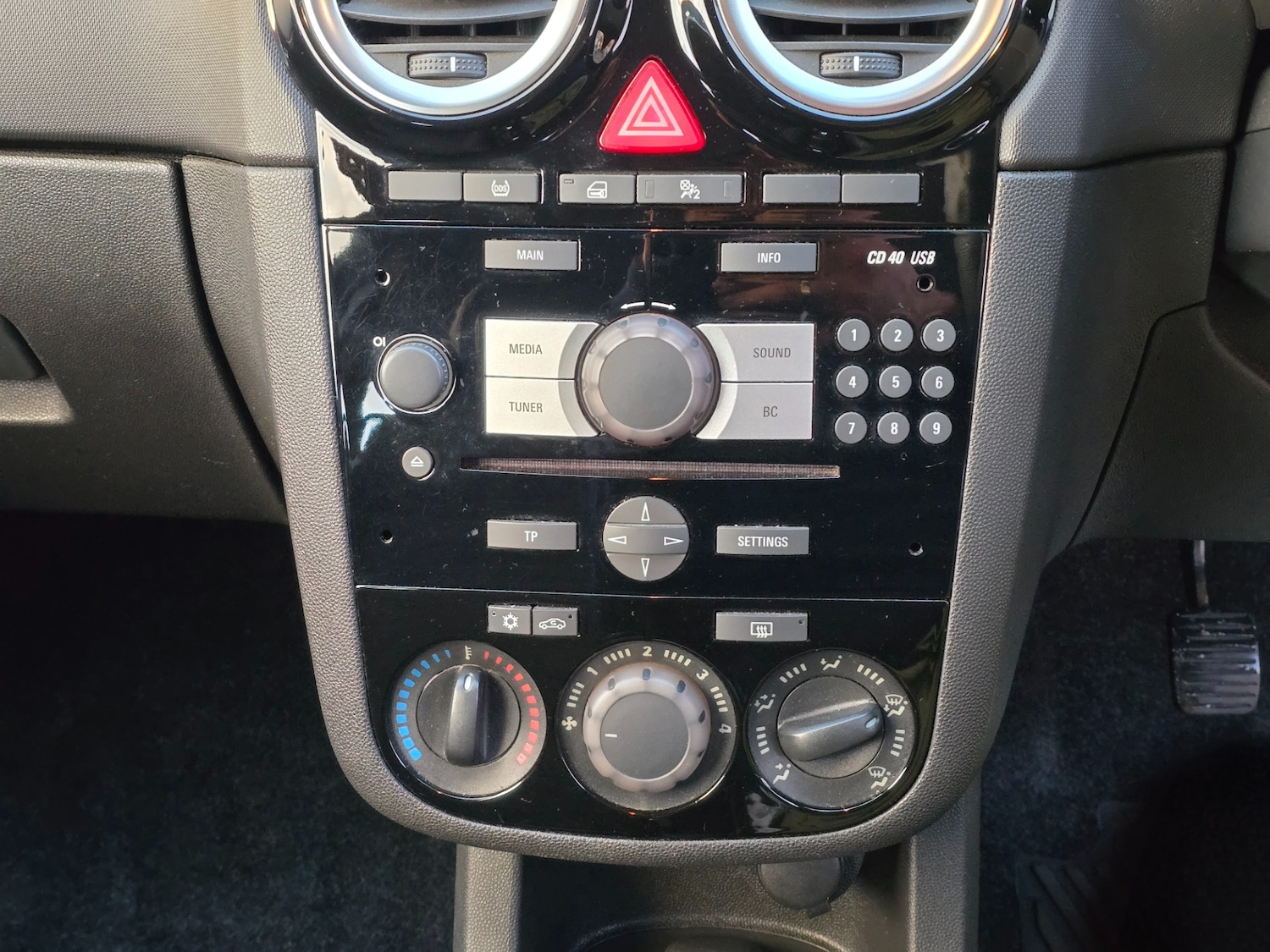 Used Vauxhall Corsa 2014 for sale - 77125045: Photo 12