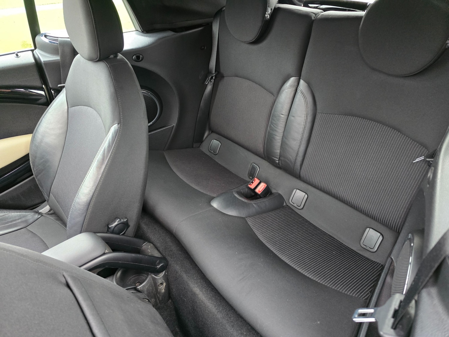 Used MINI Convertible 2011 for sale - 76982613: Photo 13