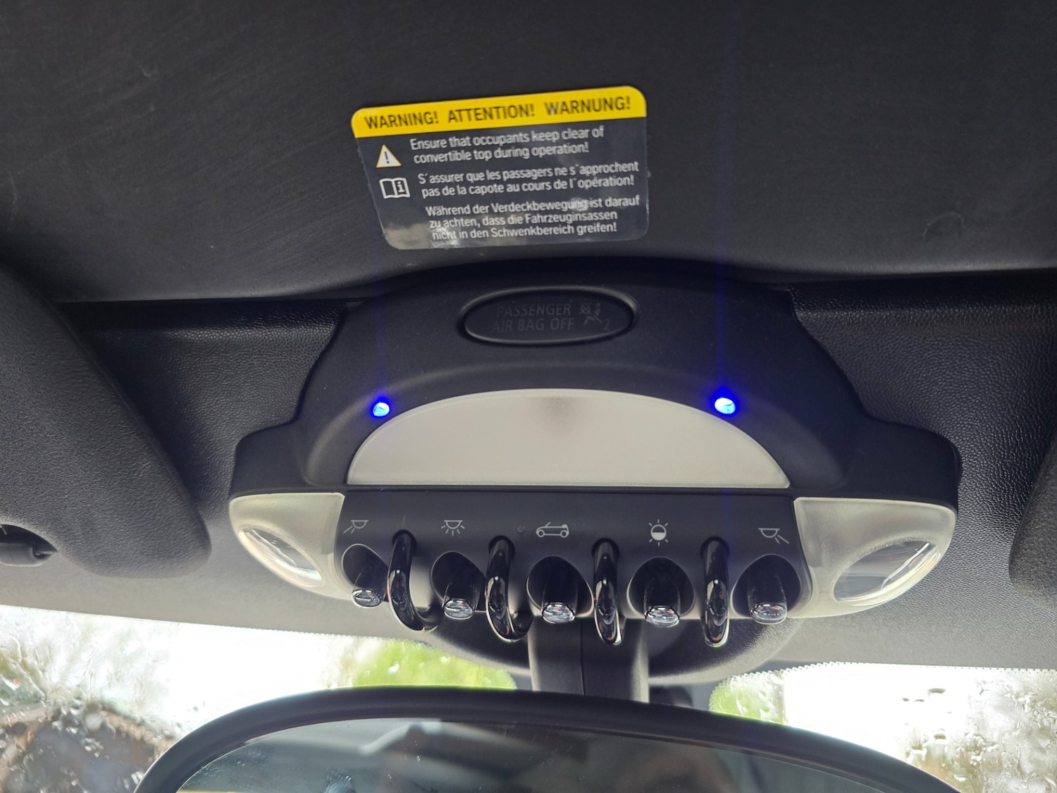 Used MINI Convertible 2011 for sale - 76982613: Photo 4