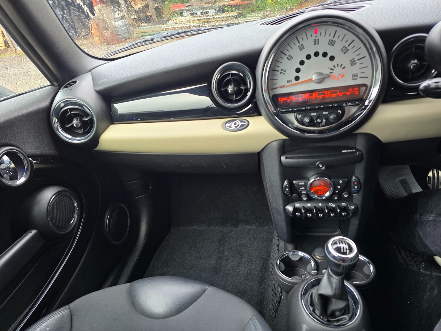 Used MINI Convertible 2011 for sale - 76982613: Photo 9