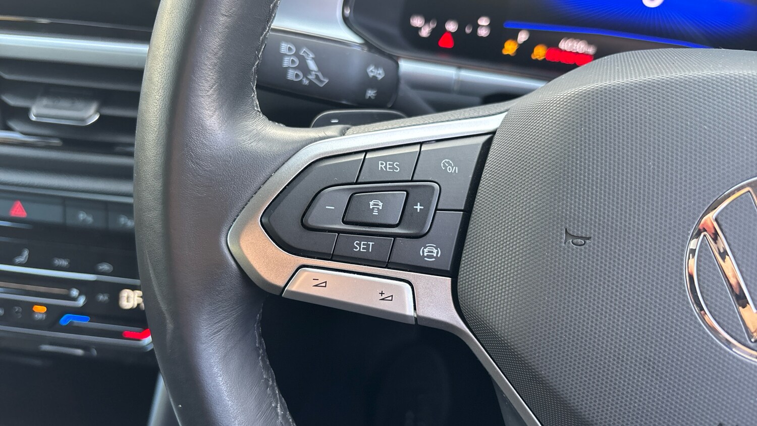 Used Volkswagen T-Roc 2024 for sale - 76340968: Photo 17