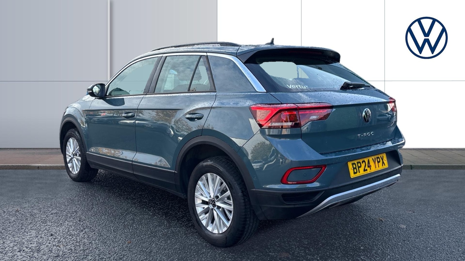 Used Volkswagen T-Roc 2024 for sale - 76340968: Photo 3