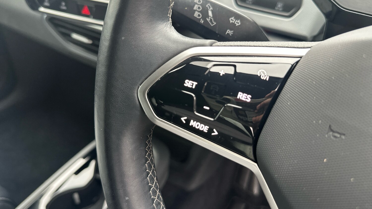 Used Volkswagen ID.3 2023 for sale - 76517898: Photo 17