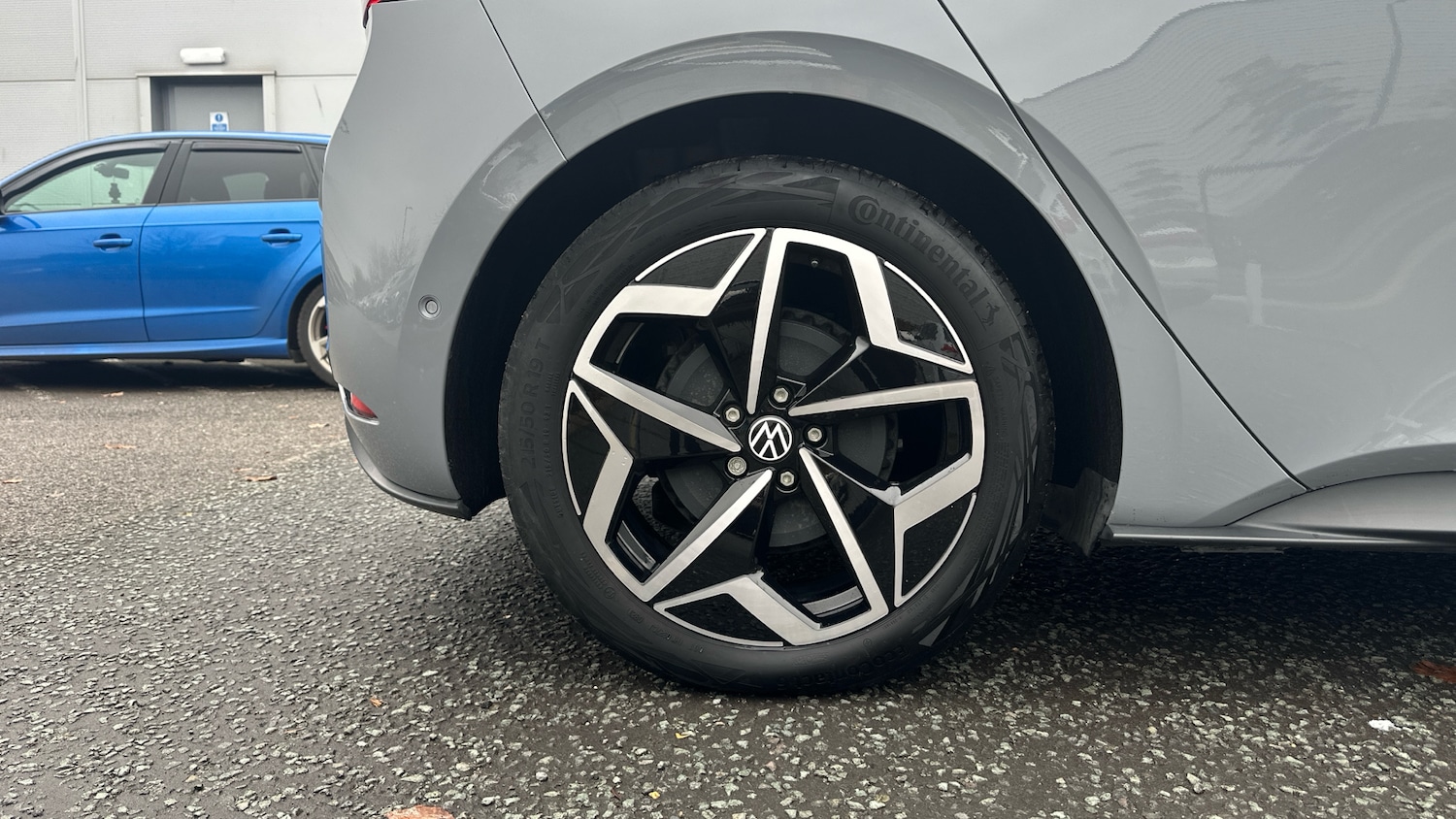 Used Volkswagen ID.3 2023 for sale - 76517898: Photo 5