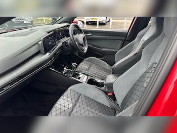 Used Volkswagen Golf 2024 for sale - 77845171: Photo