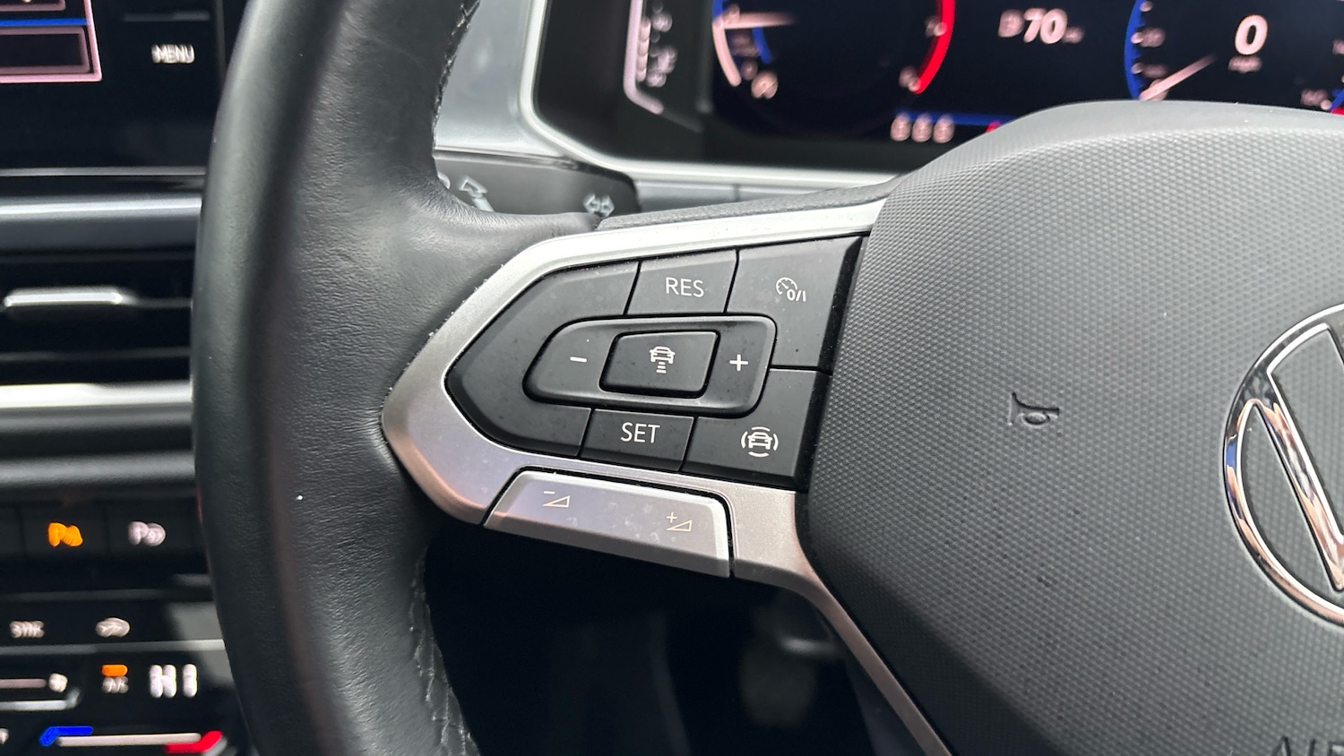 Used Volkswagen T-Roc 2023 for sale - 77460189: Photo 17