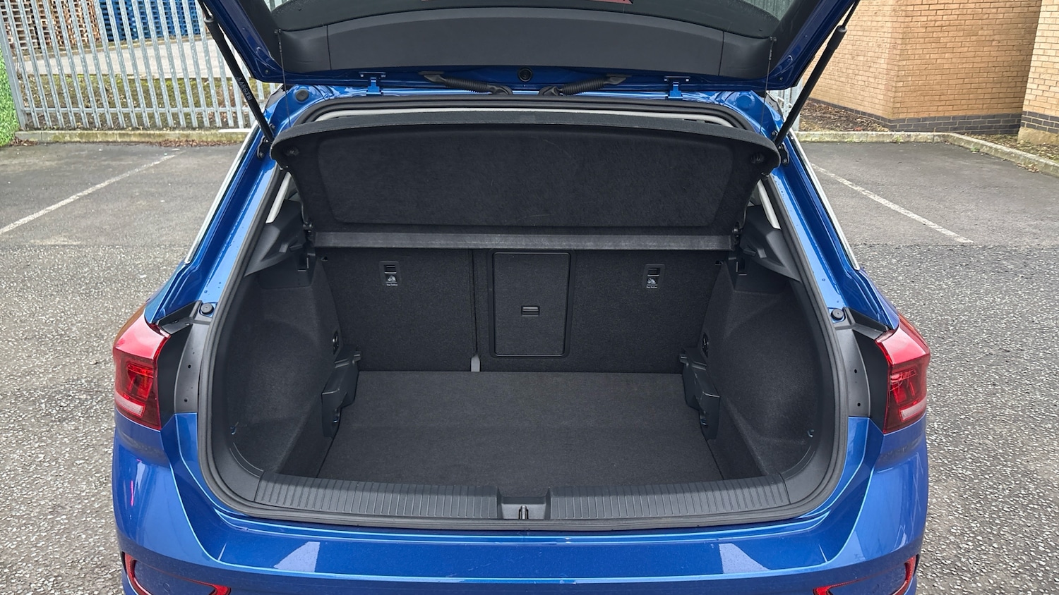 Used Volkswagen T-Roc 2023 for sale - 77460189: Photo 20