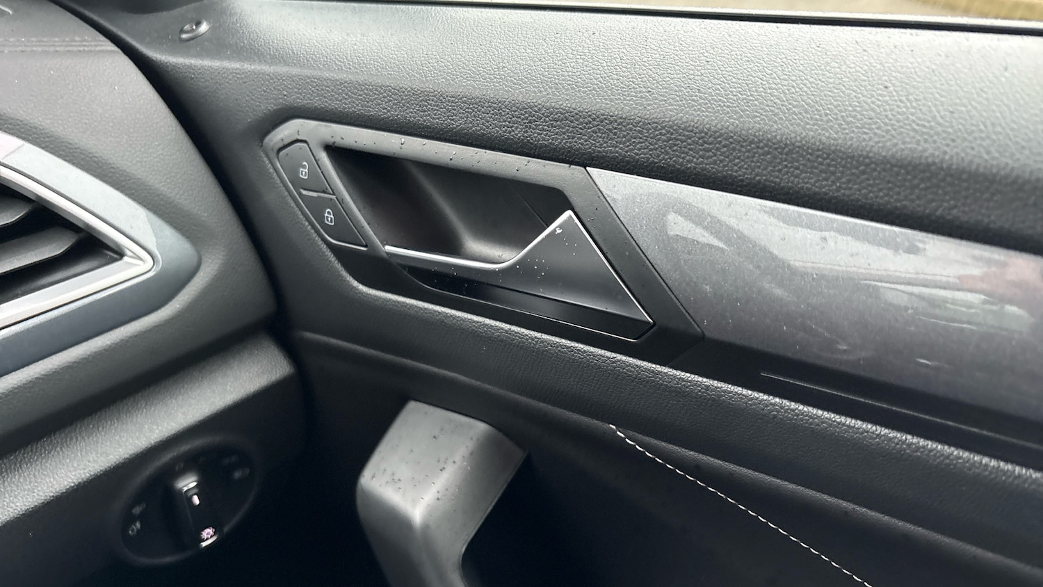 Used Volkswagen T-Roc 2023 for sale - 77460189: Photo 34